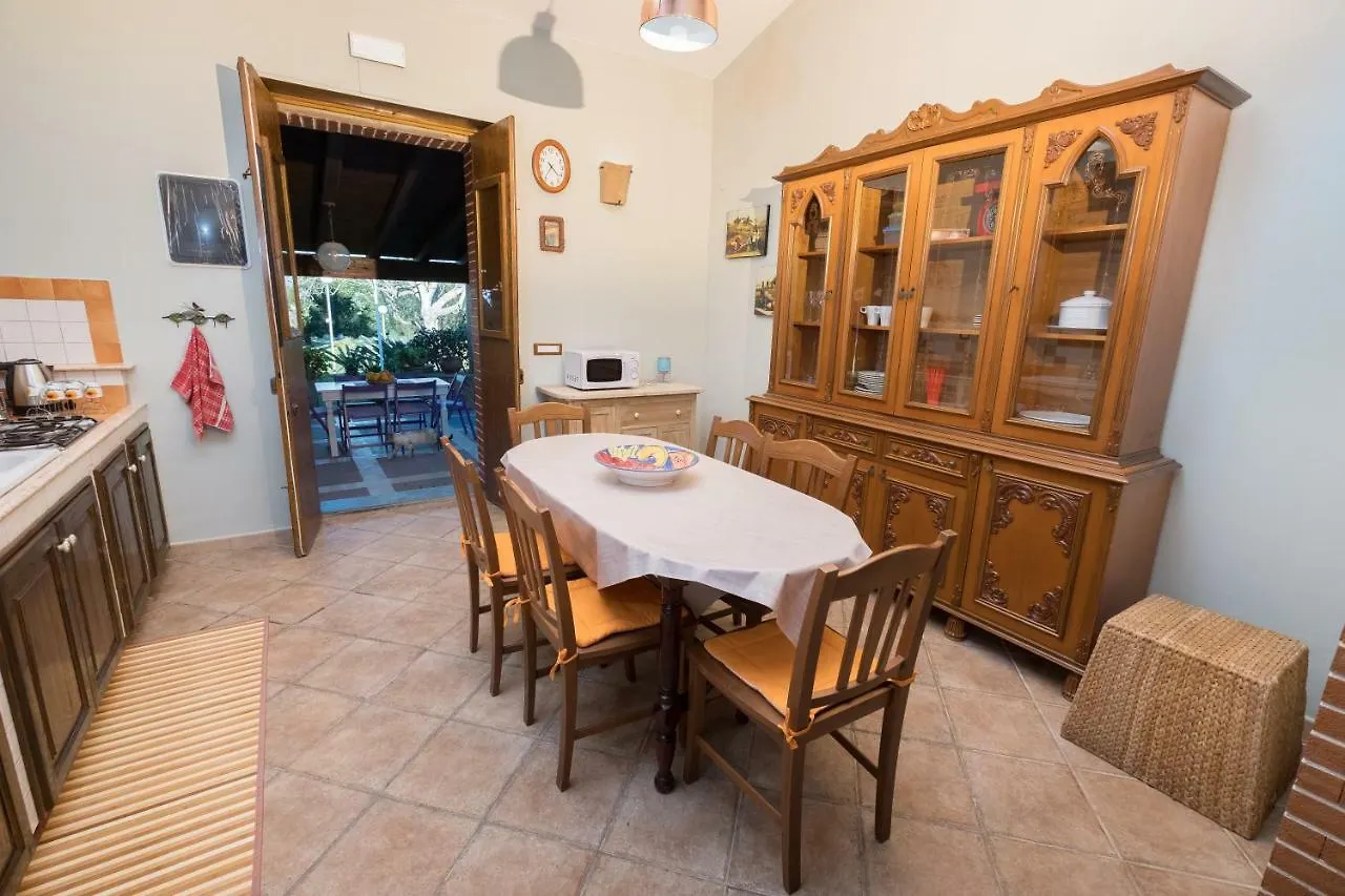 Villa Marinella Augusta 0*,